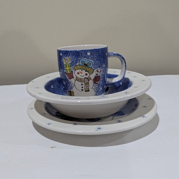 Studio Nova .Festive 3 PC Snowman Dinnerware Set - Blue and White. Frosty